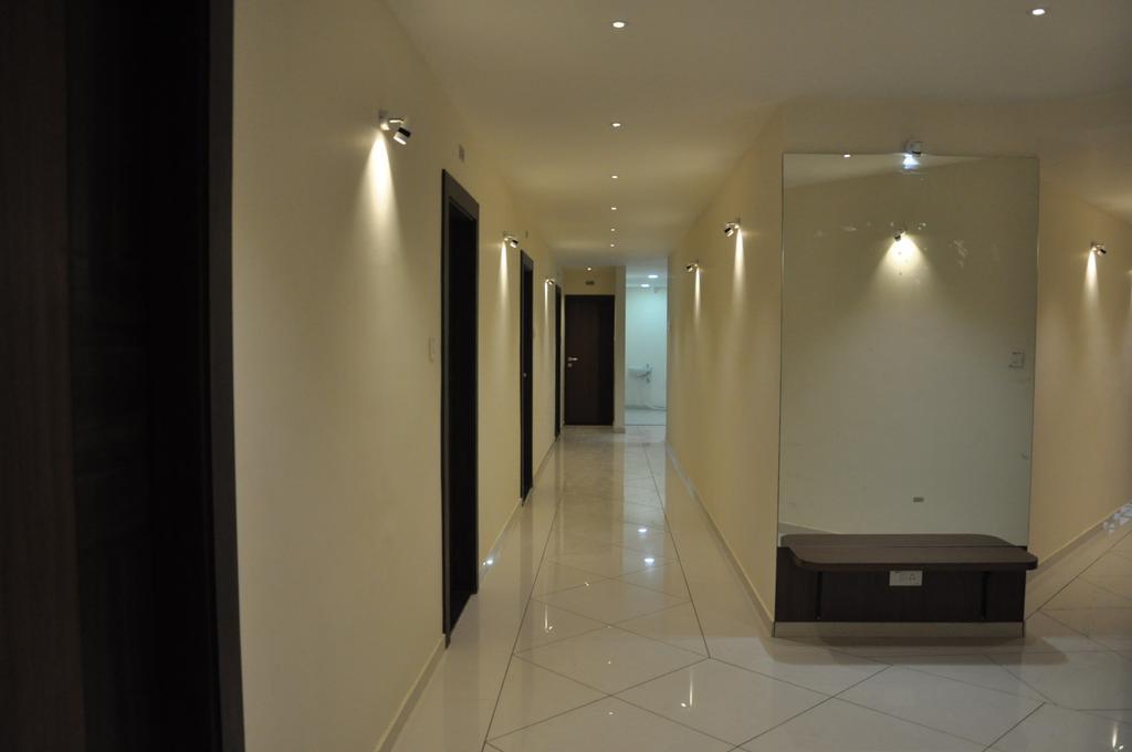 Shivdhara Hotel & Residence Раджкот Номер фото